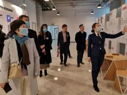 社科賽斯考研總裁、黨支部書記李發進，受邀走進網易參觀交流！