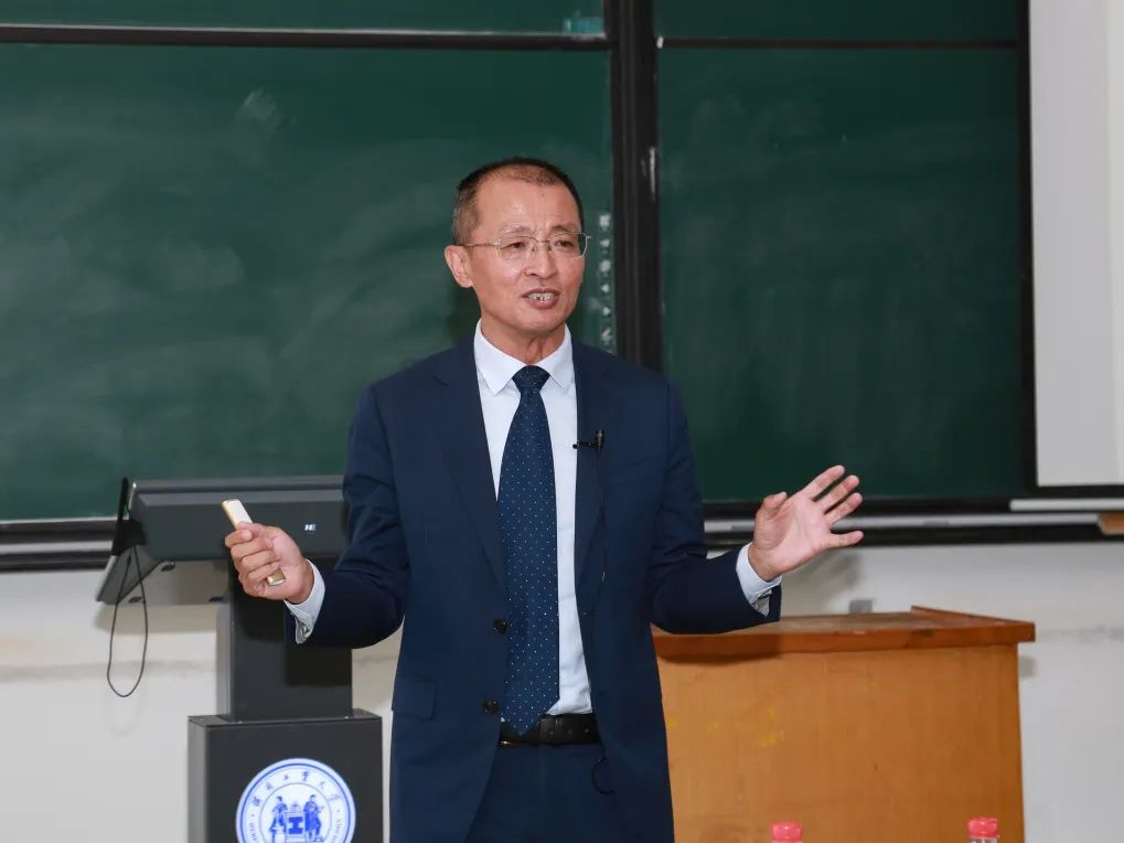社科賽斯考研董事長甄誠先生應邀為河北工業(yè)大學MBA帶來專題講座！