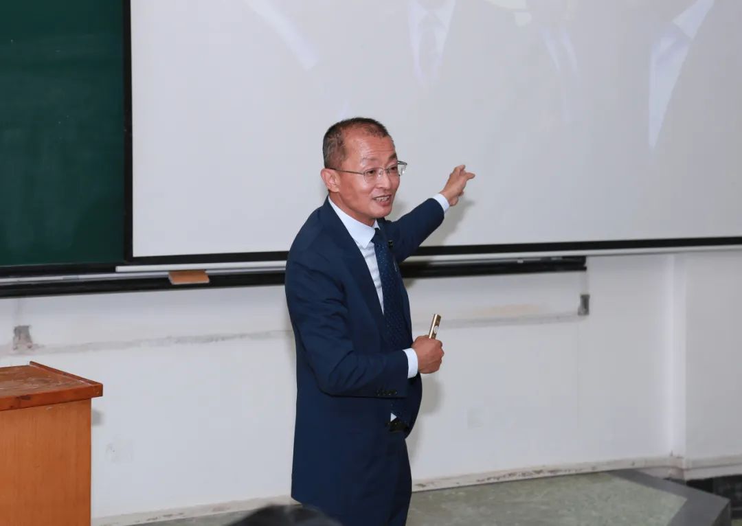 社科賽斯考研董事長甄誠先生應邀為河北工業(yè)大學MBA帶來專題講座！